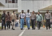 Program Sat Lantas Polrestabes Surabaya, SIM Cak Tejo Goes to School SMAN 20 Surabaya