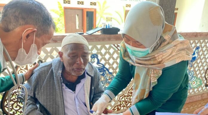 Ratusan Lansia Dapat Pemeriksaan Gratisan Dari Dokkes Polresta Malang Kota