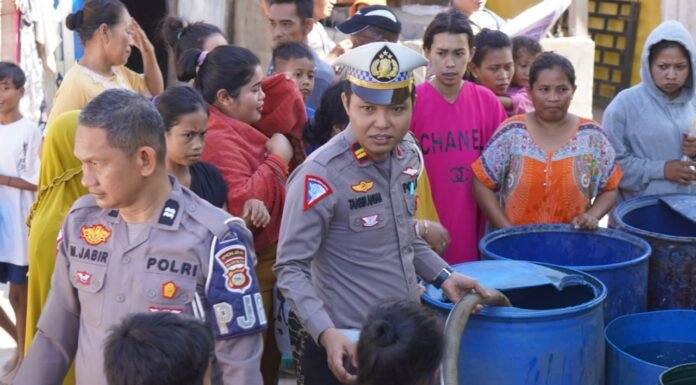 Bantuan Air Bersih Ditlantas Polda Sulsel untuk Masyarakat Kalukubodoa Tallo