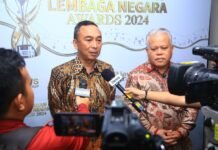Polri Raih Penghargaan Lembaga Dengan Pelayanan dan Komunikasi Terbaik