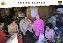 Perdana, Program Bagi Bansos “Pagi Berkah” Kapolresta Bulungan Digelar