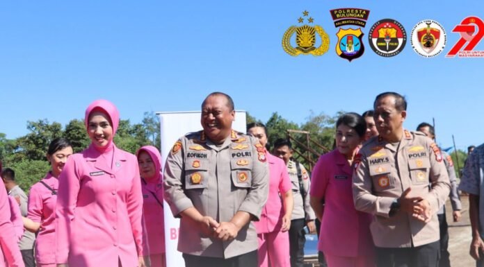 Kapolda Kaltara Tinjau Pembangunan Jembatan SP 6 B dan Serahkan Bantuan Lampu Tenaga Surya, Kapolresta Bulungan Turut Serta Mendampingi