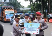 Polda Metro Jaya Kirim Bantuan Kemanusiaan ke Aceh, Sumut, dan Sumbar